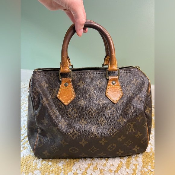 Louis Vuitton Handbags - Louis Vuitton Speedy 25 Vintage